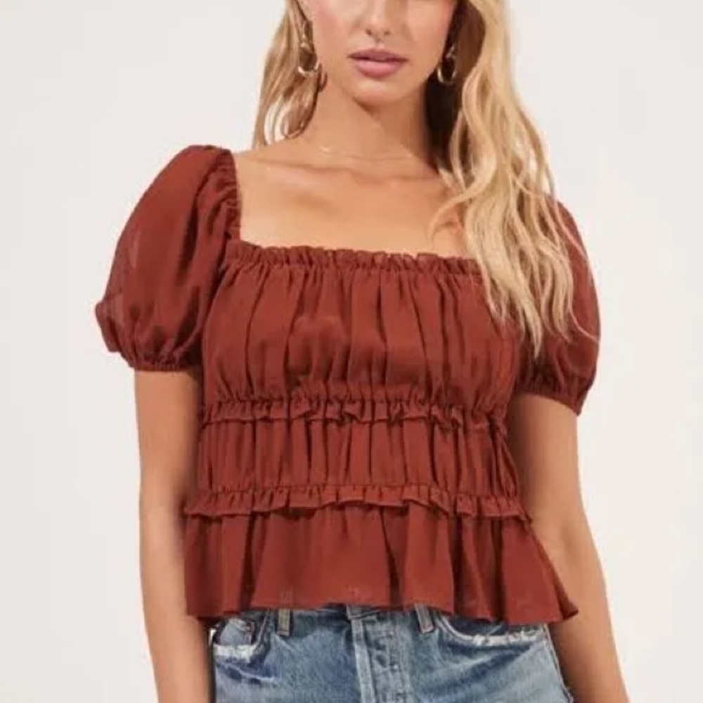 ASTR The Label Nutmeg ruched ruffle short sleeve top stretch chiffon lined